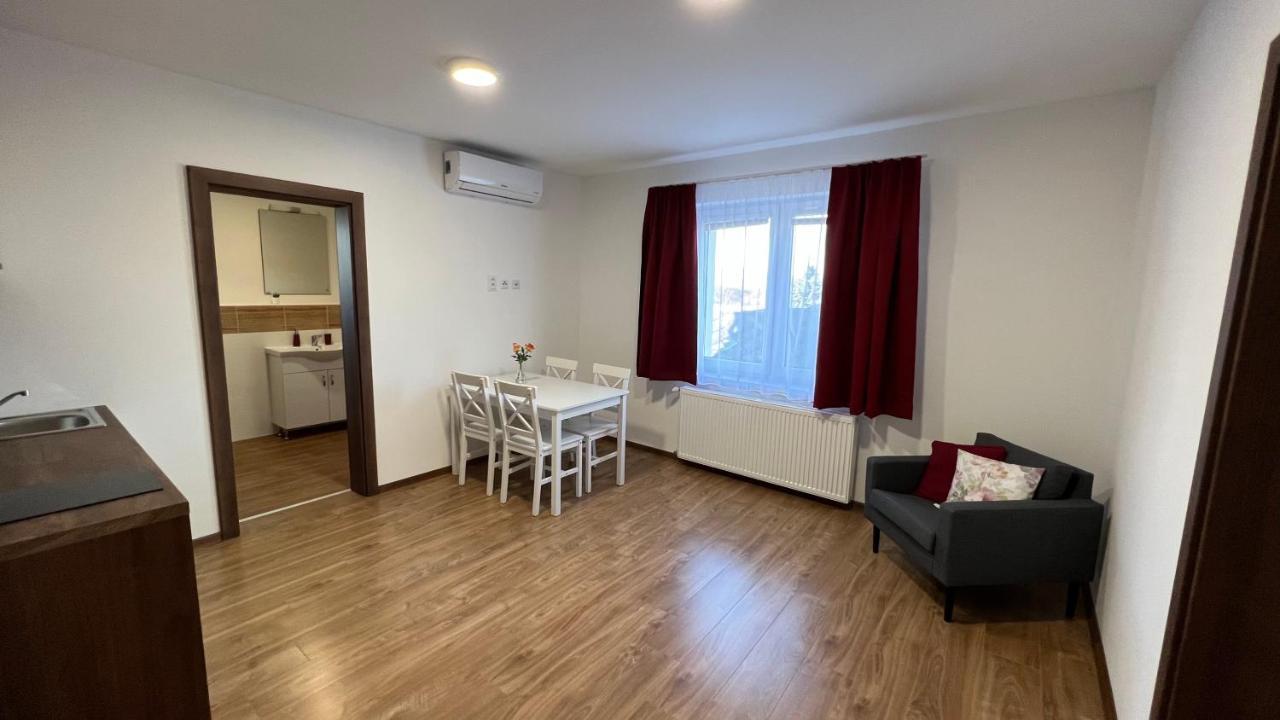 Penzion Melis Trebisov Extérieur photo