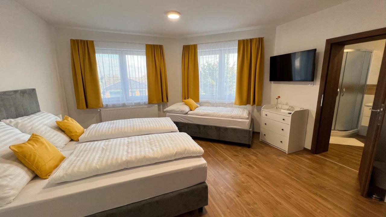 Penzion Melis Trebisov Extérieur photo